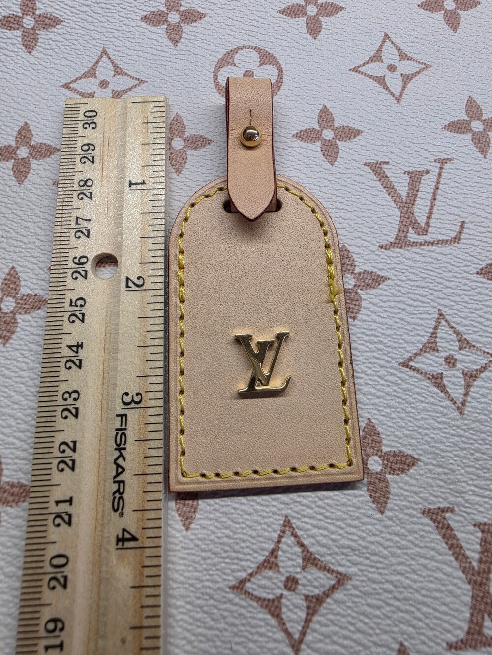 Louis Vuitton Bumbag Vachetta Beige Leather Name Tag with Gold LV Emblem - Picture 4 of 6